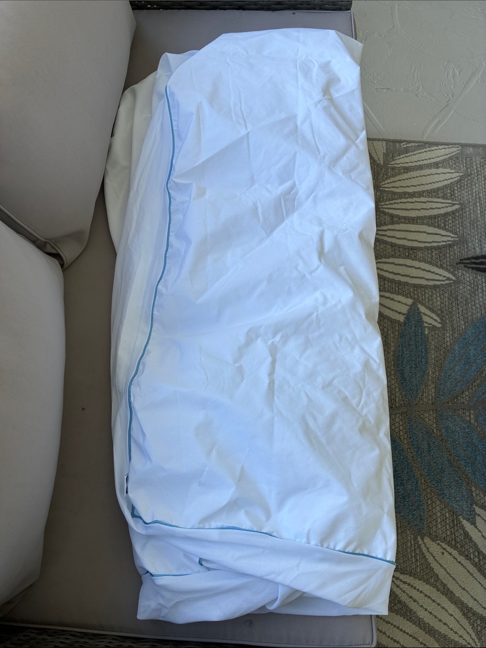 White Bedding Sealy Mattress Cover with Light Blue Piping for Double Bed
